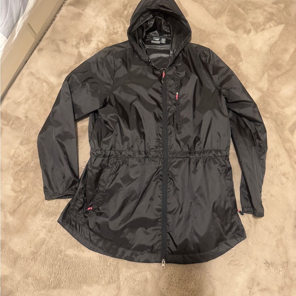 New Balance Black Utility Jacket with Hood and Water-Resistant Fabric - Picture 6 of 14